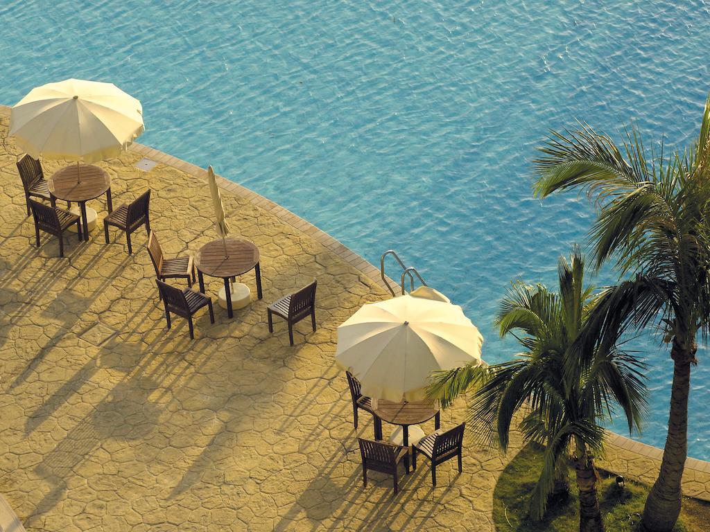 호텔 니코 알리빌라 요미탄 외부 사진 The pool at the Taj Bengal
