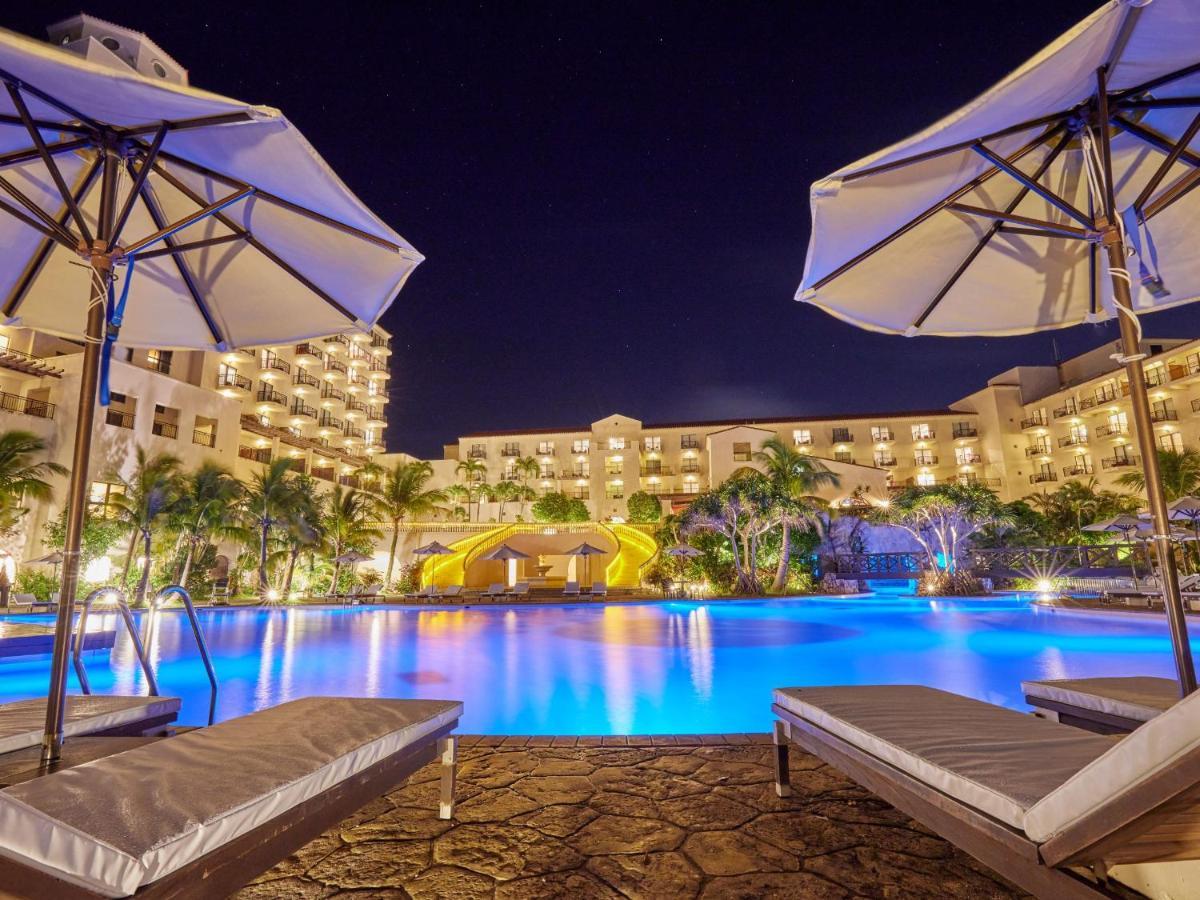 호텔 니코 알리빌라 요미탄 외부 사진 The pool at the resort