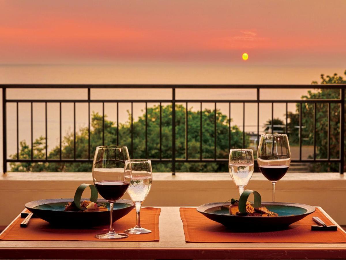 호텔 니코 알리빌라 요미탄 외부 사진 Sunset at the hotel