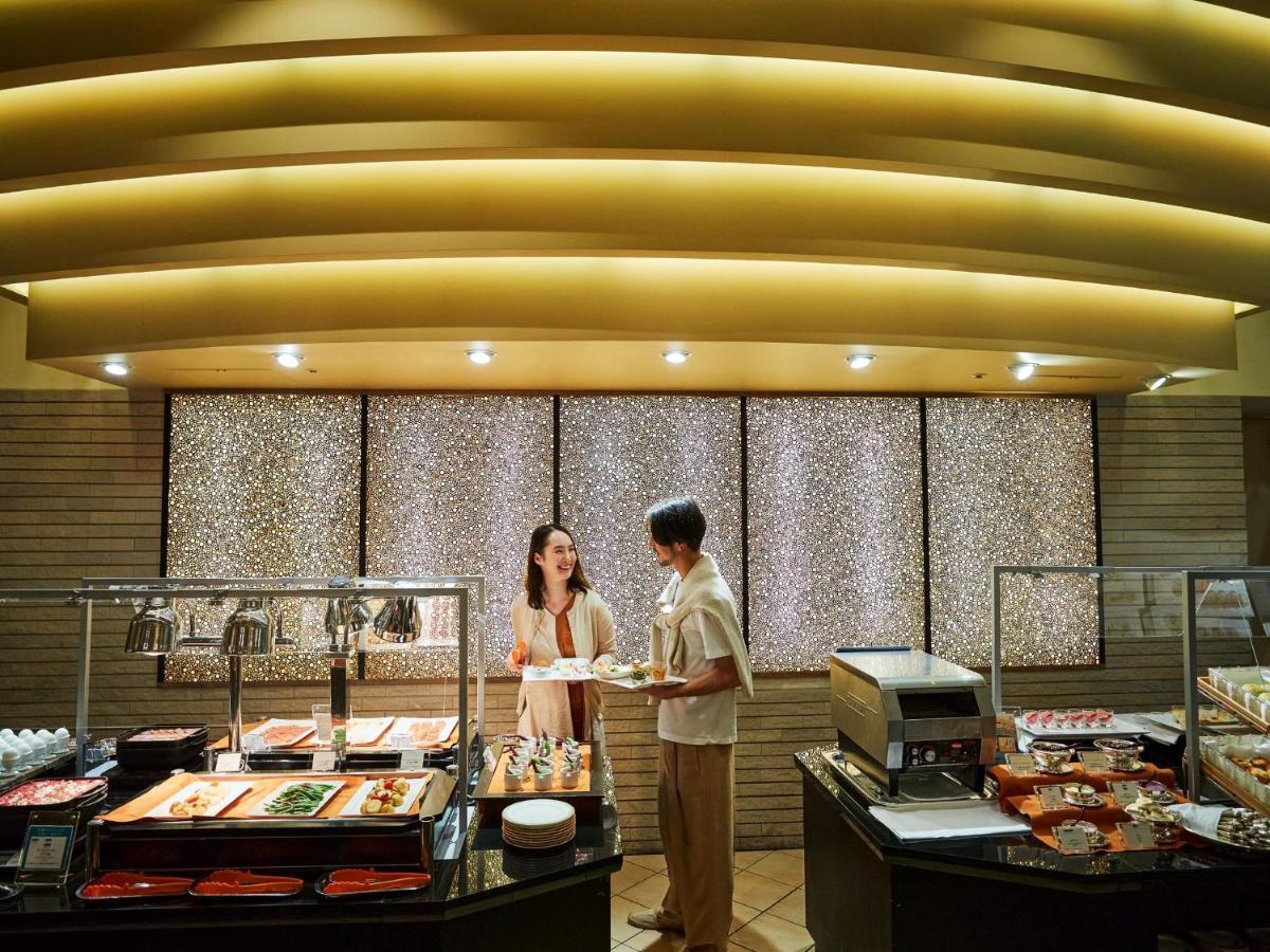 호텔 니코 알리빌라 요미탄 외부 사진 The buffet at the hotel